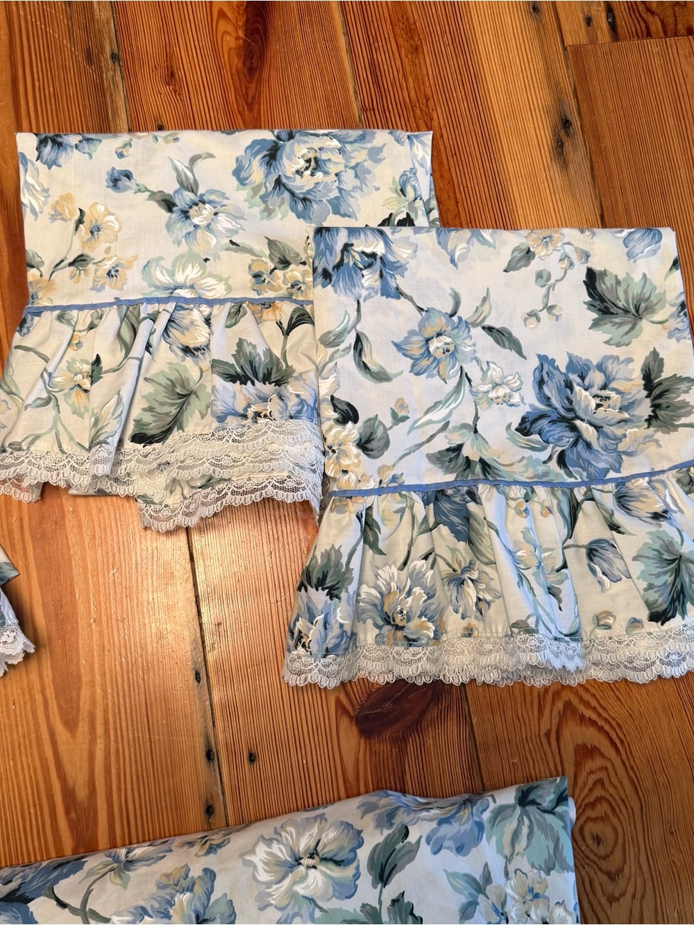 Vintage Springmaid king size floral sheet set ruffle pillowcases Cottagecore - Picture 7 of 13